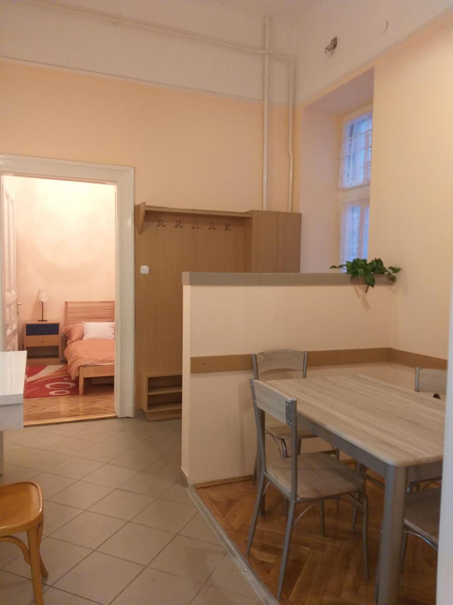 Tempo Courtyard Apartman Boedapest Buitenkant foto