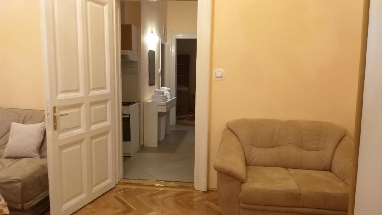 Tempo Courtyard Apartman Boedapest Buitenkant foto