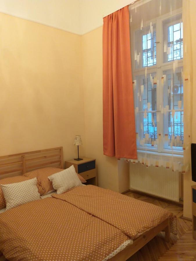 Tempo Courtyard Apartman Boedapest Buitenkant foto